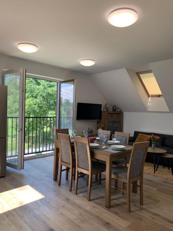 Cozy 2-Bedroom Vacation Apartment With Entire Top Floor Gaj  エクステリア 写真